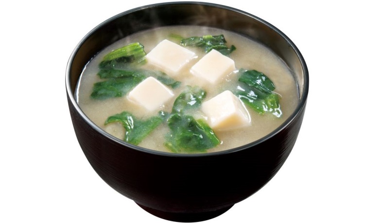 とうふ(豆腐)とほうれん草の味噌汁(みそ汁)